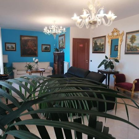 B&Byanet'S Beautiful House Civitavecchia Exterior foto