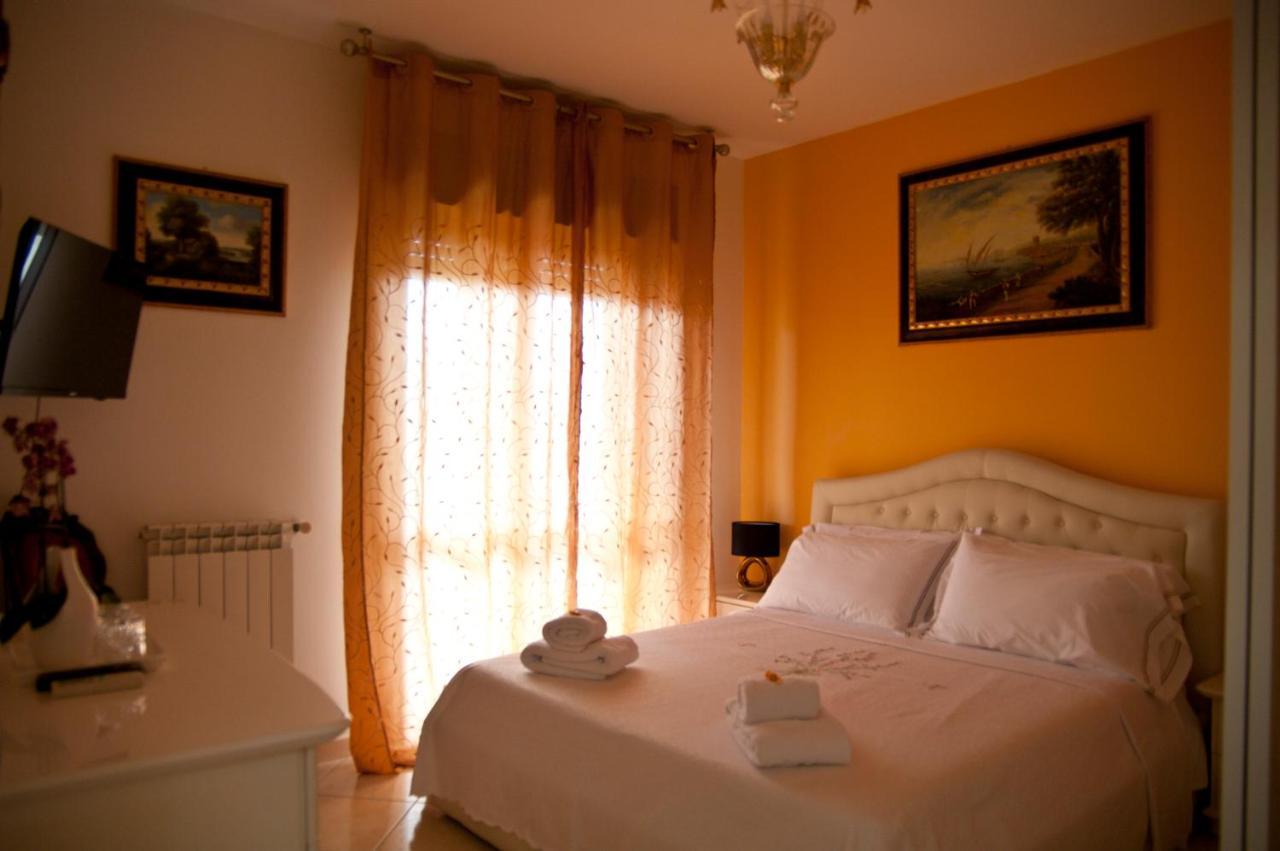 B&Byanet'S Beautiful House Civitavecchia Exterior foto