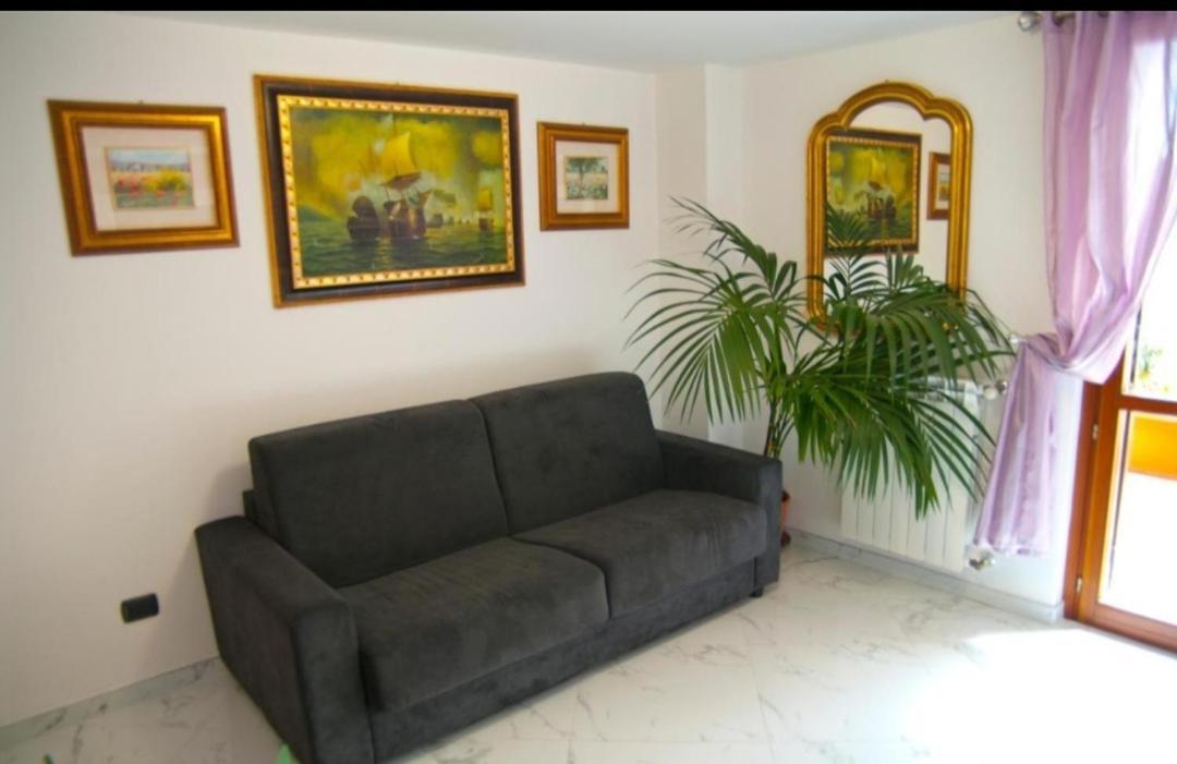 B&Byanet'S Beautiful House Civitavecchia Exterior foto